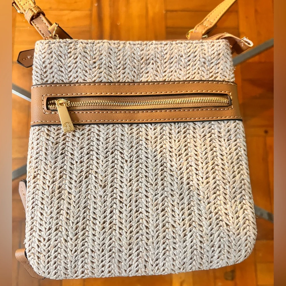 Giani Bernini Straw North South Crossbody - Picture 4 of 10